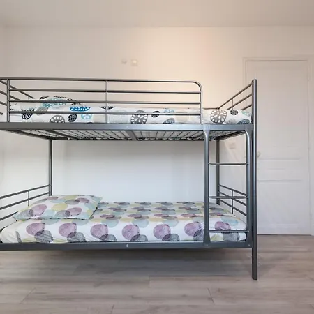 Explore From Our Cozy & Quiet 2br Aptparking Apartamento