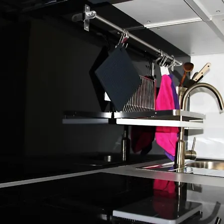 Explore From Our Cozy & Quiet 2br Aptparking Apartamento *