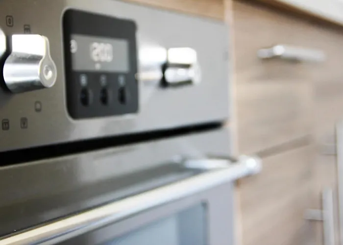 Explore From Our Cozy & Quiet 2br Aptparking Niza