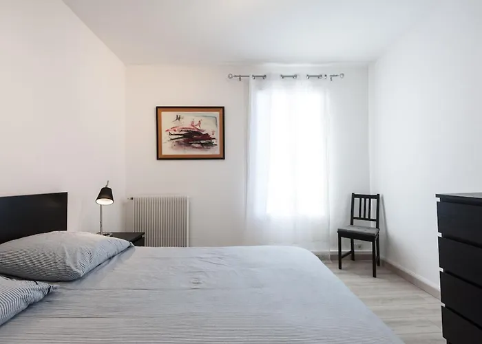 Explore From Our Cozy & Quiet 2br Aptparking Apartamento *