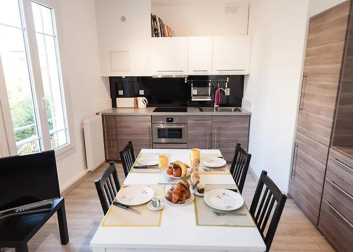 Explore From Our Cozy & Quiet 2br Aptparking *