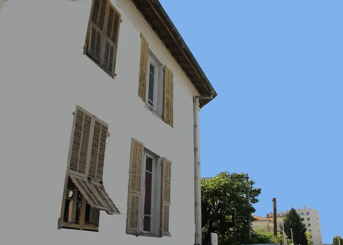 Explore From Our Cozy & Quiet 2br Aptparking