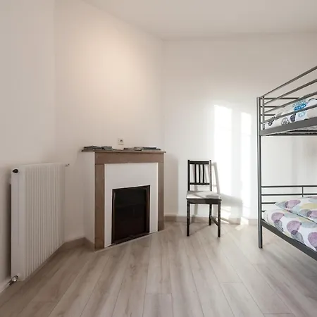 Explore From Our Cozy & Quiet 2br Aptparking *