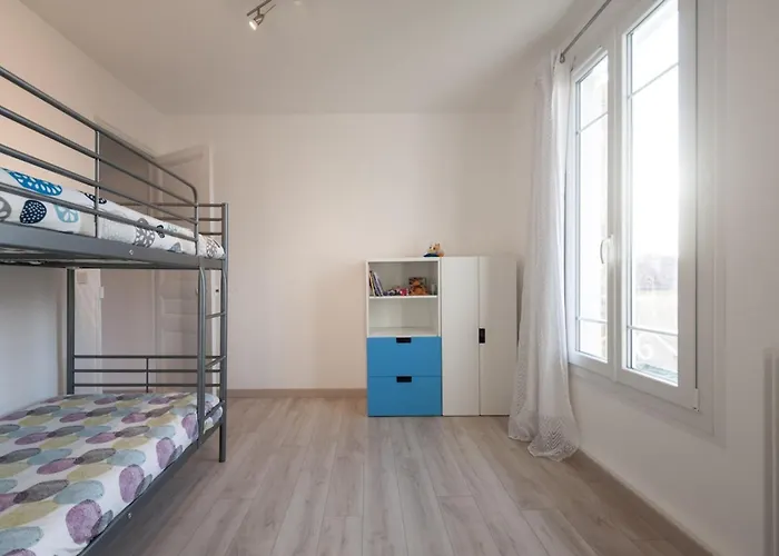 Explore From Our Cozy & Quiet 2br Aptparking * Nizza