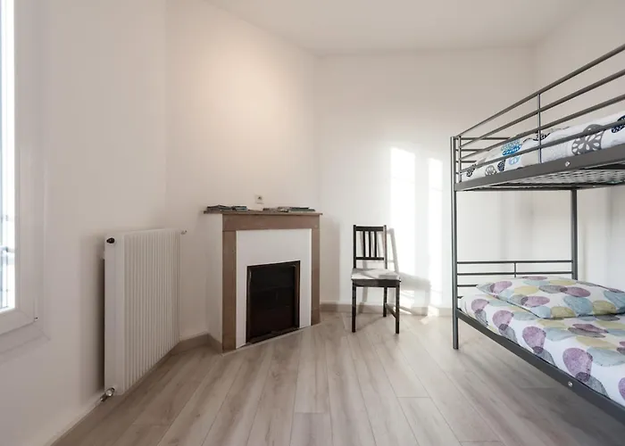 Explore From Our Cozy & Quiet 2br Aptparking *