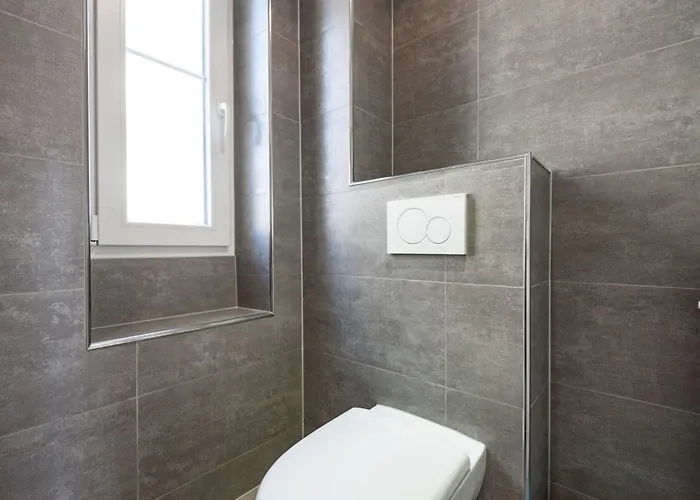 Explore From Our Cozy & Quiet 2br Aptparking Appartement